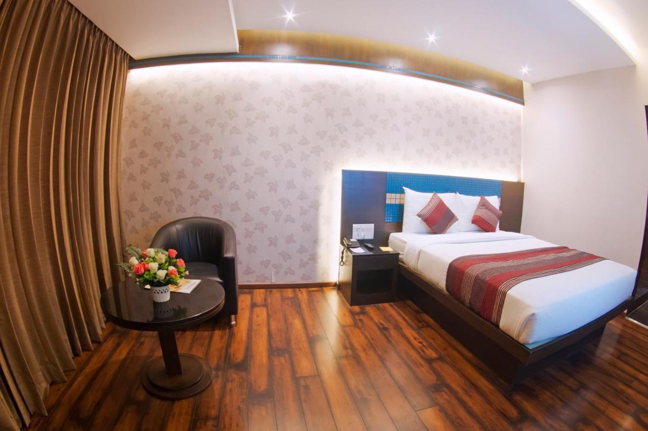 President Hotel Mysore Luaran gambar