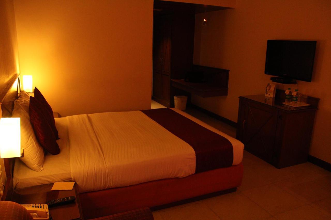 President Hotel Mysore Luaran gambar