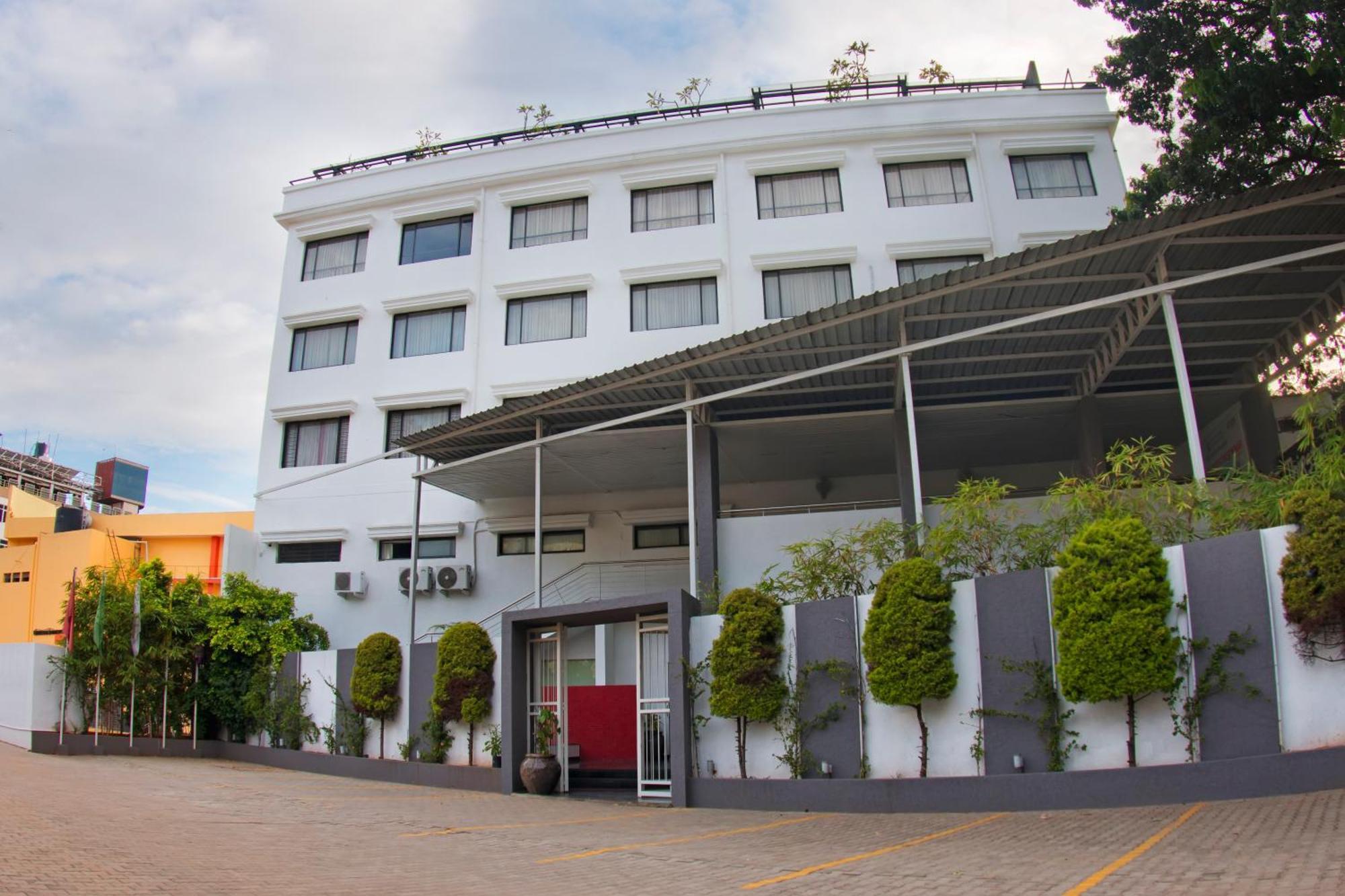 President Hotel Mysore Luaran gambar